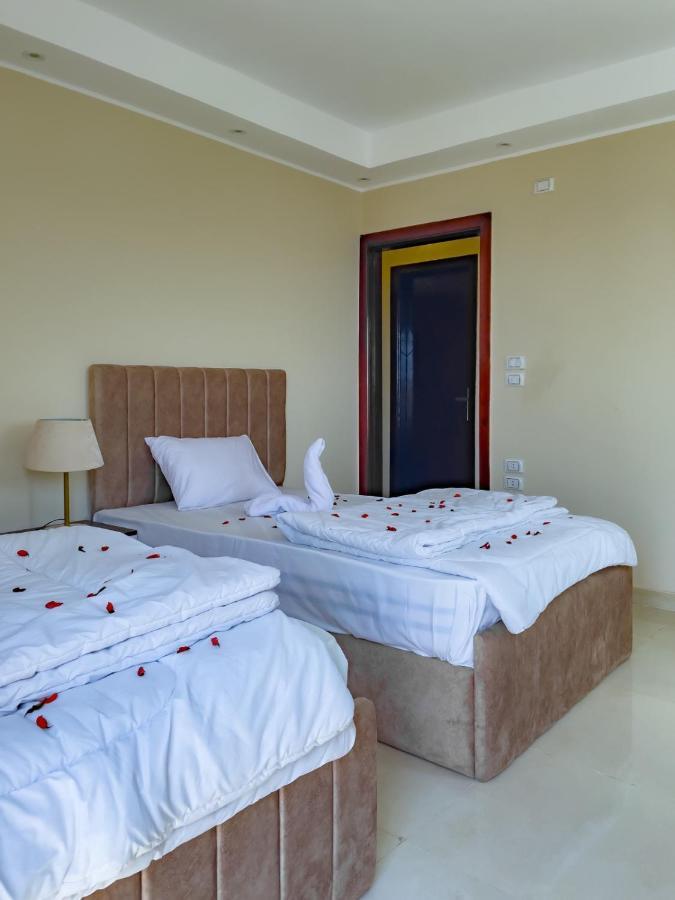 Jumeirah Pyramids View Inn Kafret el-Gabal Exteriör bild